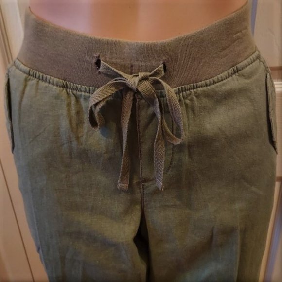 Faded Glory Deep Linchen Green Tie Waist Pull On Capris Size 6 NWT - Picture 2 of 9